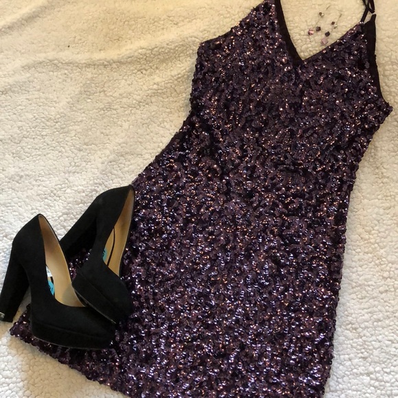 Dresses & Skirts - NWT Stretchy Sequin Party Dress SZ S